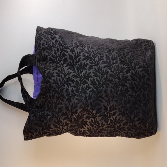 Tote, bag carry all a big purse - Picture 2 of 7